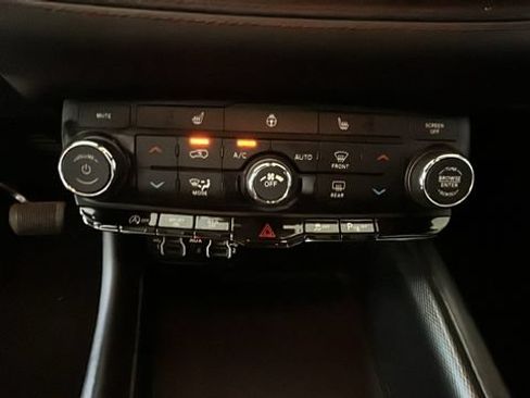Used 2024 Dodge Durango GT w/ Blacktop Package AWD/4WD image 21