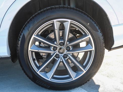 New 2025 Audi Q3 2.0T Premium image 14