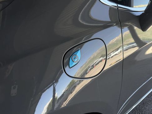 Used 2022 Chrysler Pacifica Limited FWD image 46
