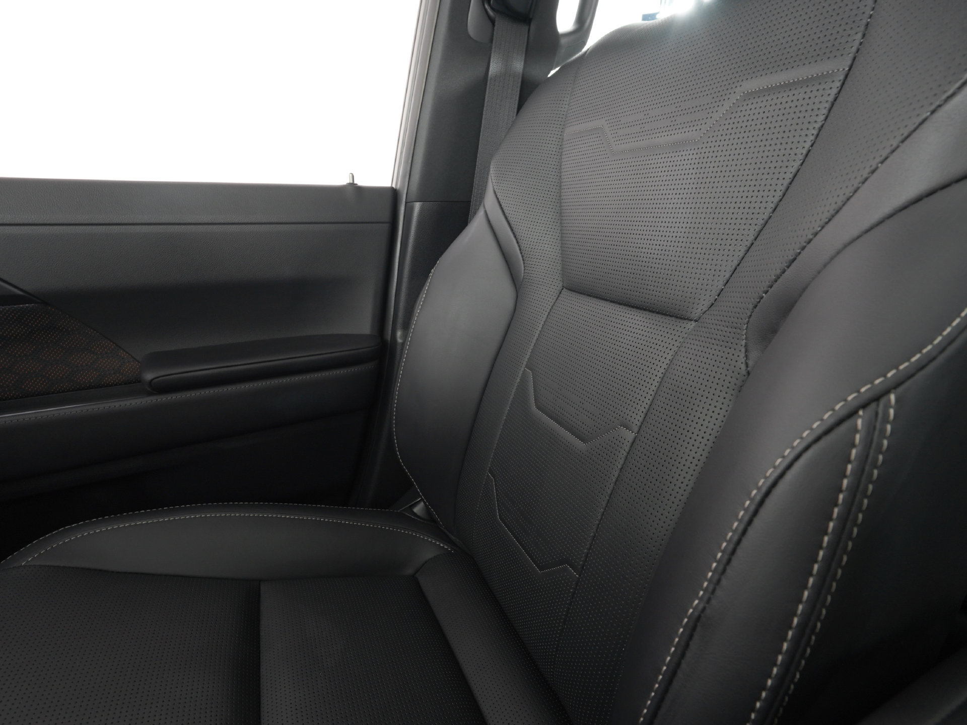 Used 2026 Lexus GX 550 w/ Cold Area Package AWD/4WD image 31