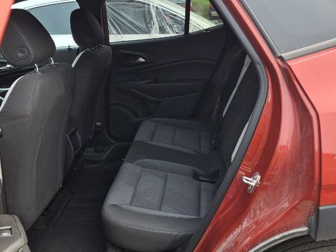 Used 2024 Chevrolet Trax RS FWD image 7