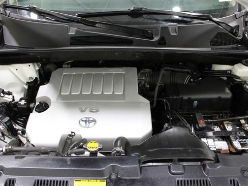 Used 2012 Toyota Highlander SE w/ Tech Pkg AWD/4WD image 38