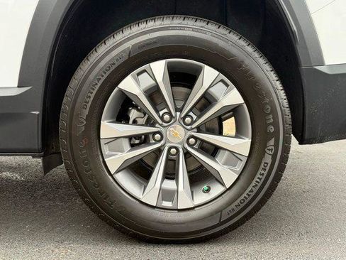 New 2026 Chevrolet Equinox LT w/ Convenience Package II FWD image 16