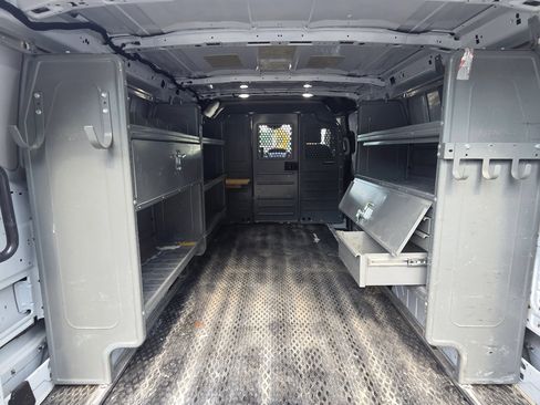 Used 2019 Ford Transit 350 148 Low Roof RWD image 19