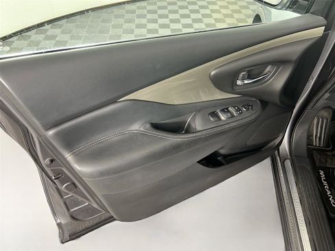 Used 2017 Nissan Murano S AWD/4WD image 19