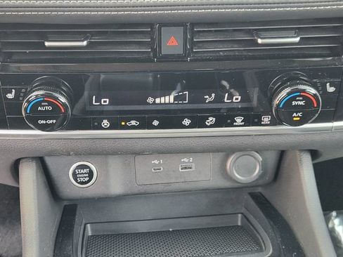 Used 2021 Nissan Rogue SV w/ Premium Package FWD image 20