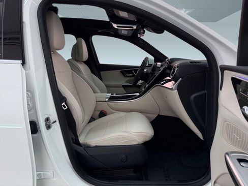 Used 2026 Mercedes-Benz GLC 300 image 24