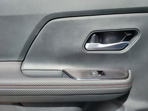 New 2025 Nissan Kicks SR image 12