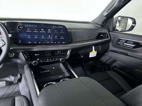 New 2026 Chevrolet Suburban Z71 AWD/4WD image 36