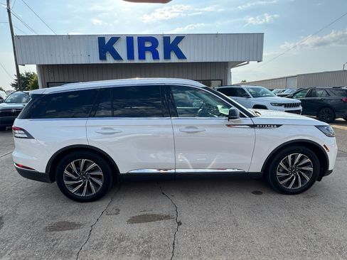 Used 2025 Lincoln Aviator 2WD image 6