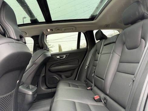 Used 2022 Volvo V60 T5 Cross Country w/ Advanced Package image 41