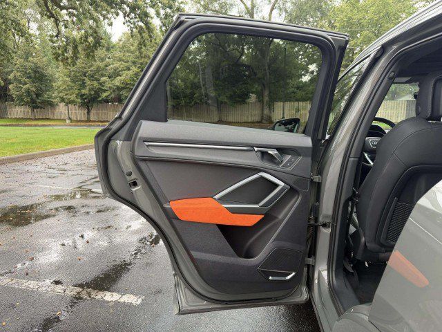 Used 2019 Audi Q3 2.0T Premium Plus w/ Premium Plus Package AWD/4WD image 20