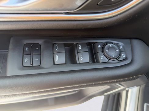 Used 2021 GMC Yukon AT4 w/ Technology Package image 27