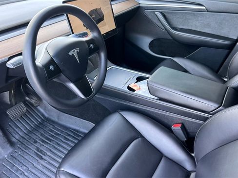 Used 2024 Tesla Model Y Long Range image 12
