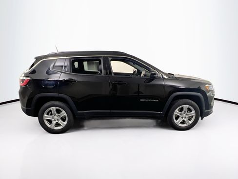 Used 2023 Jeep Compass Latitude AWD/4WD image 4
