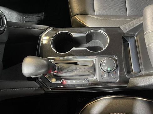 Used 2022 Chevrolet Blazer Premier AWD/4WD image 32