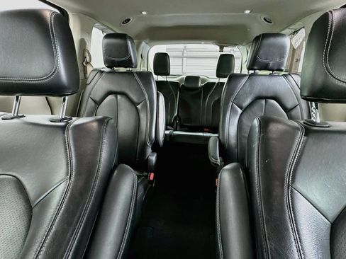 Used 2022 Chrysler Pacifica Touring-L FWD image 18