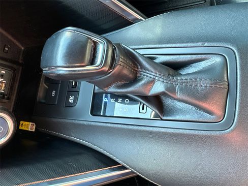 Used 2021 Toyota Venza XLE w/ Softex Package image 30