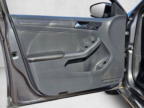 Used 2015 Volkswagen Jetta S FWD image 10