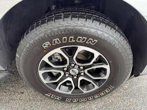 Used 2024 Ford Expedition XLT image 36