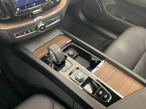 Used 2023 Volvo XC60 B5 Plus w/ Climate Package image 15