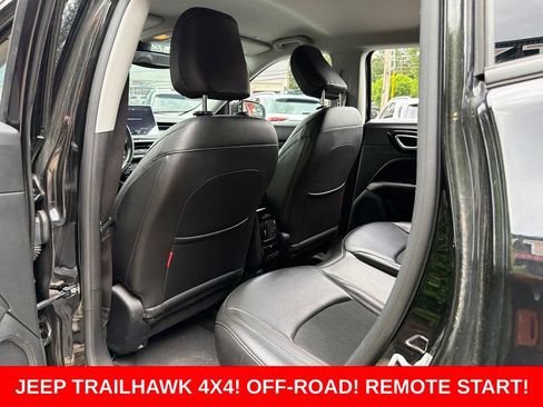 Used 2022 Jeep Compass Trailhawk w/ Trailhawk Convenience Group AWD/4WD image 31