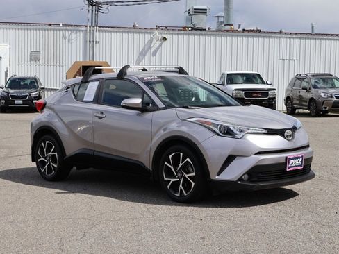 Used 2018 Toyota C-HR XLE FWD image 3
