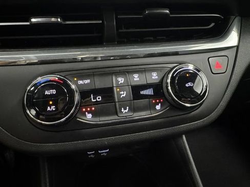 Used 2025 Buick Envista Preferred w/ Convenience I Package FWD image 17