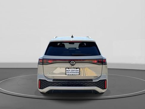 New 2026 Volkswagen Tiguan SEL R-Line image 4