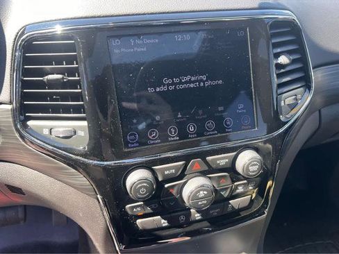 Used 2019 Jeep Grand Cherokee Altitude image 19