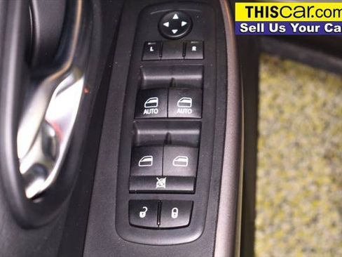 Used 2019 Jeep Cherokee Latitude Plus FWD image 31