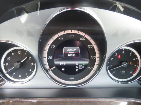 Used 2013 Mercedes-Benz E 350 4MATIC Sedan image 20