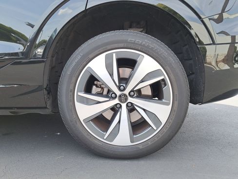 Used 2024 Audi Q8 e-tron Premium image 7