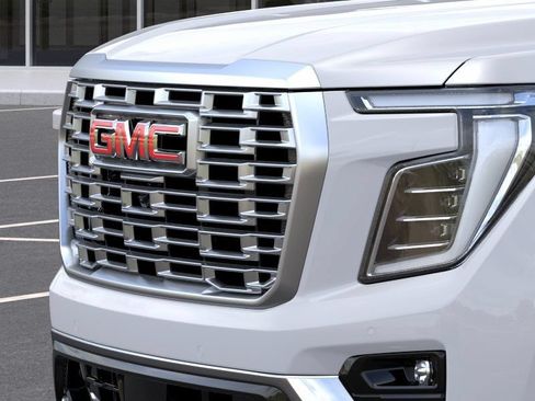 New 2026 GMC Yukon Denali w/ Denali Reserve Package AWD/4WD image 13