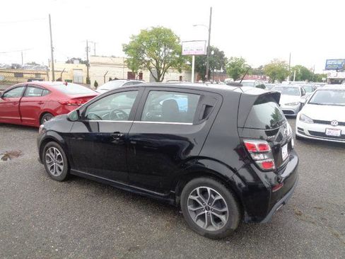 Used 2019 Chevrolet Sonic LT w/ Convenience Package image 4