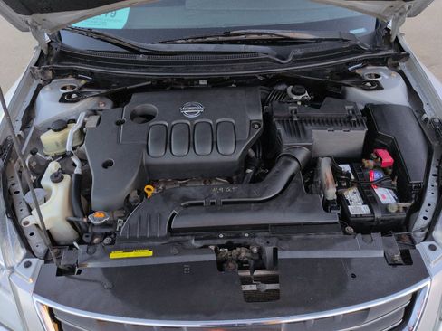 Used 2010 Nissan Altima 2.5 S FWD image 8