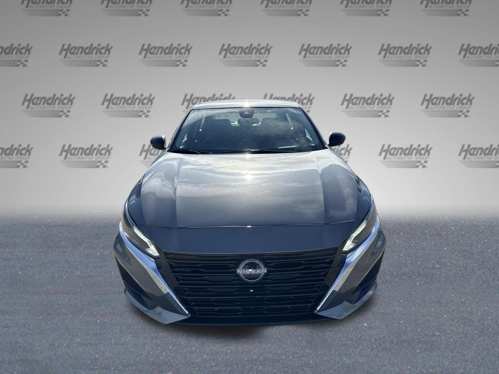 Used 2025 Nissan Altima 2.5 SV FWD image 3