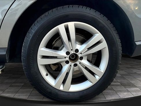 Used 2014 Mercedes-Benz ML 350 4MATIC w/ Premium 1 Package image 9