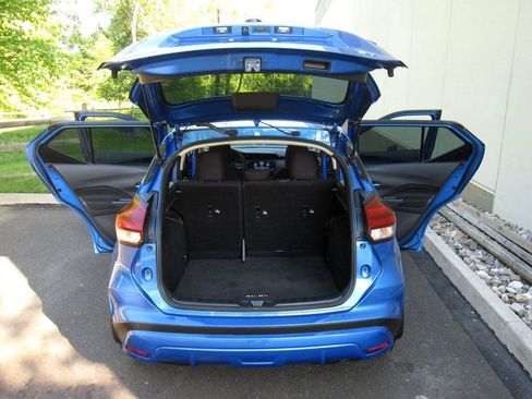 Used 2021 Nissan Kicks SV FWD image 29