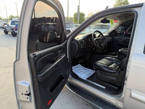 Used 2007 GMC Yukon Denali AWD/4WD image 13