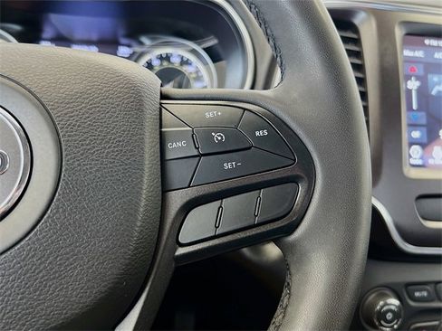 Used 2021 Jeep Cherokee Trailhawk w/ Comfort/Convenience Group image 30