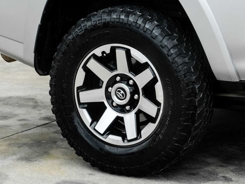 Used 2018 Toyota 4Runner TRD Off-Road AWD/4WD image 54