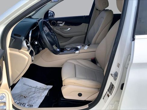 Used 2019 Mercedes-Benz GLC 300 image 8