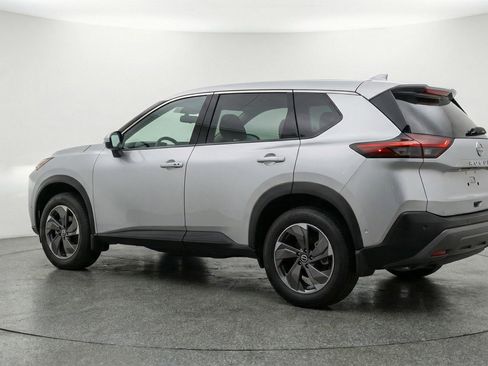 Used 2025 Nissan Rogue SV FWD image 6