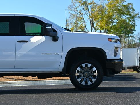 Used 2022 Chevrolet Silverado 2500 Custom w/ Custom Convenience Package image 6