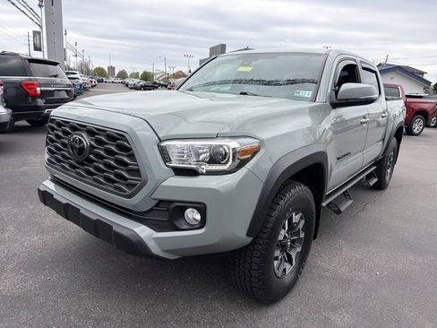 Used 2023 Toyota Tacoma TRD Off-Road image 10