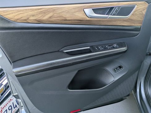 Used 2024 Volkswagen Atlas SE image 11