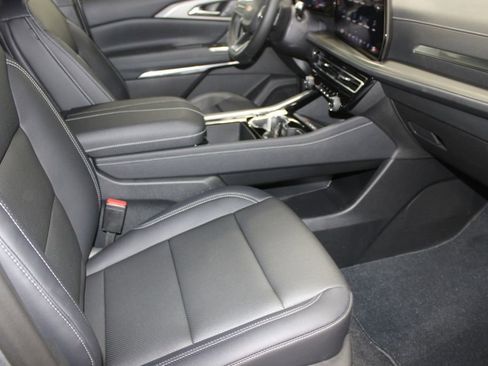 New 2026 Chevrolet Traverse LT w/ Sun and Wheel Package FWD image 23