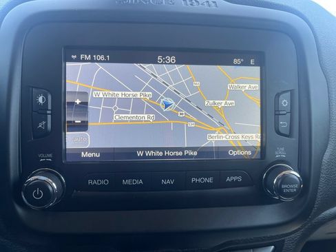 Used 2017 Jeep Renegade Latitude AWD/4WD image 34