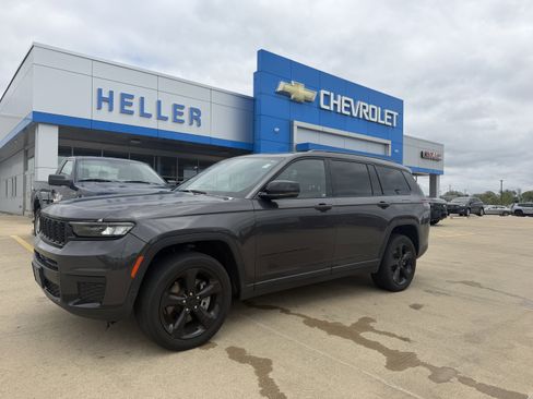 Used 2022 Jeep Grand Cherokee L Laredo AWD/4WD image 3